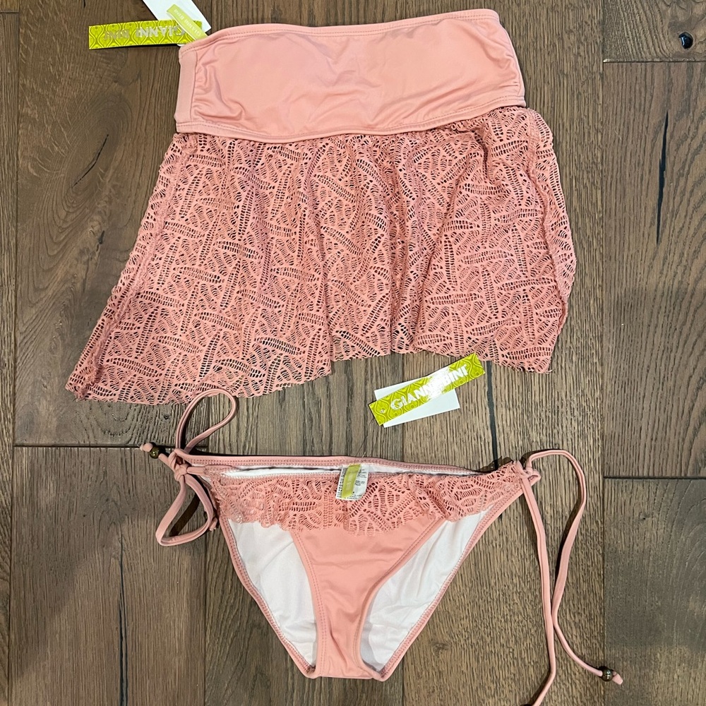 Nwt two piece swimsuit. Small top and medium bottoms. Gianni bini brand.